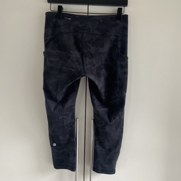 Lululemon Speed Up Crop *21” - Picture 12 of 15